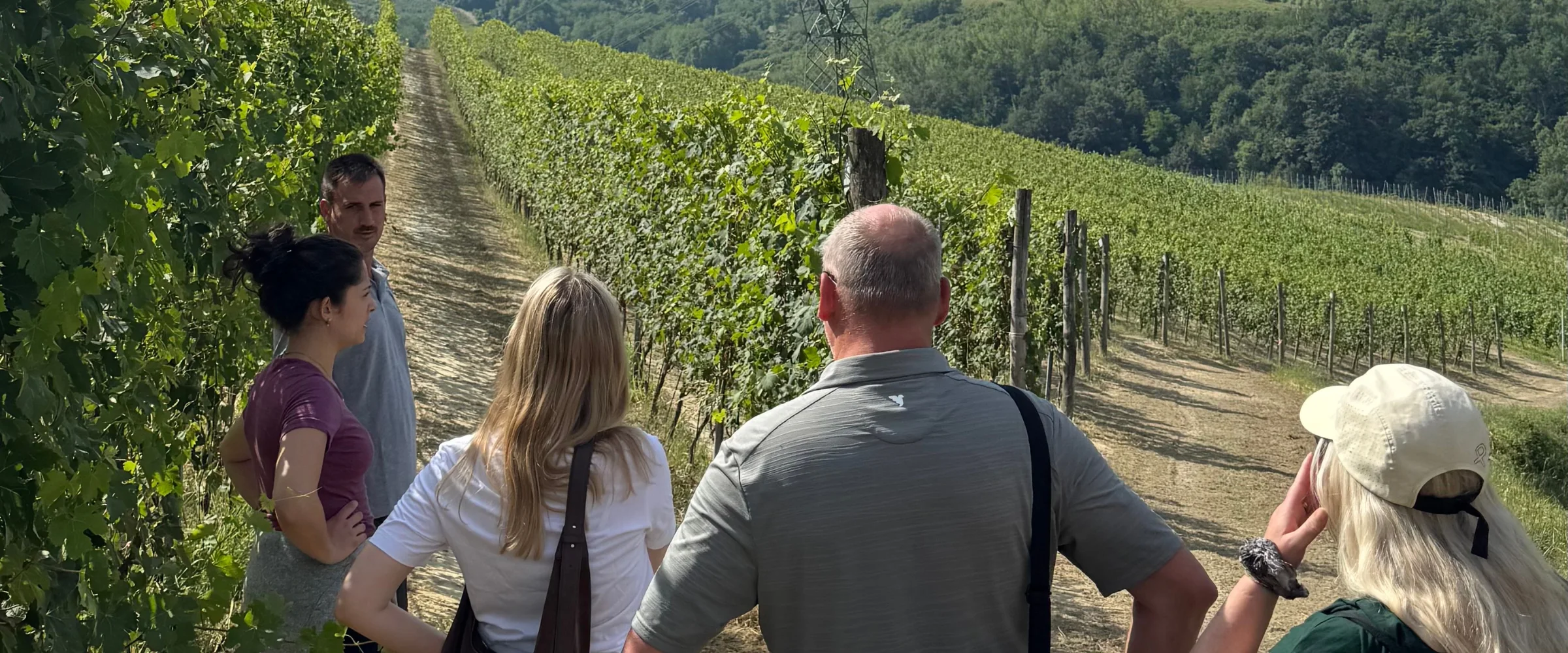 Bellia Experience accompanying travellers in an Italian wine region